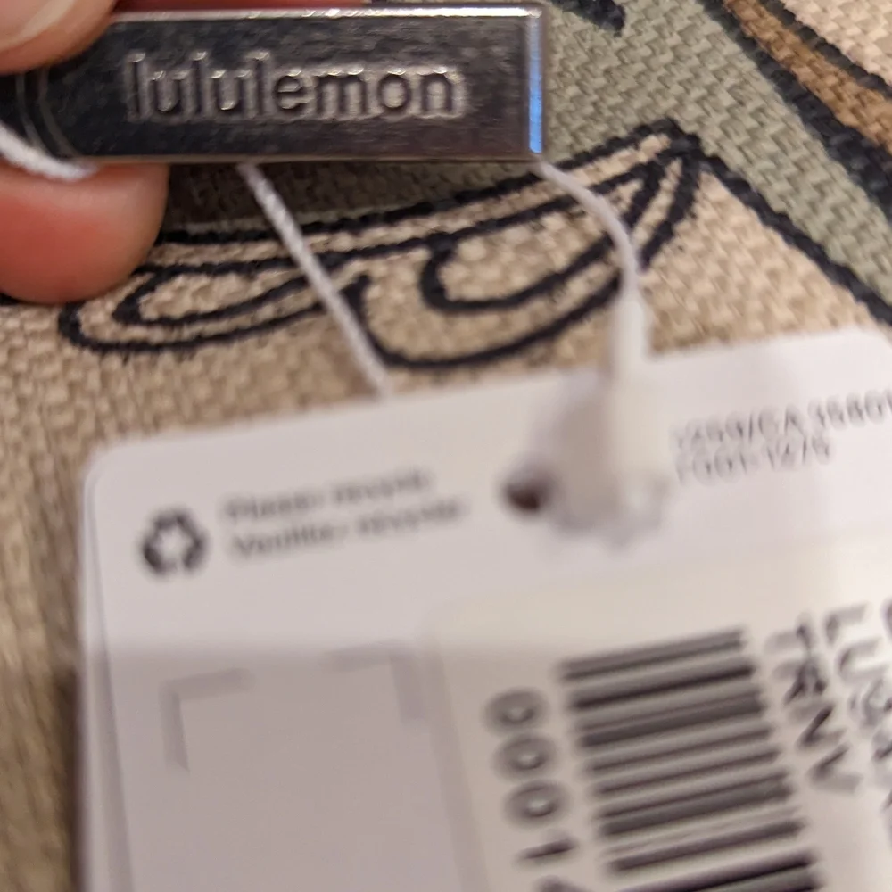 NWT Lululemon Everywhere Belt Bag - Picture 9 of 10